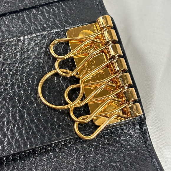 Gorgeous Gucci 6 Key Holder Sold - Picture 5 of 16